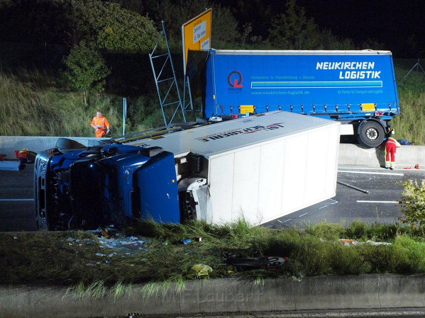 Einsatz BF Koeln PEINGEKLEMMT in Leverkusen P155.JPG